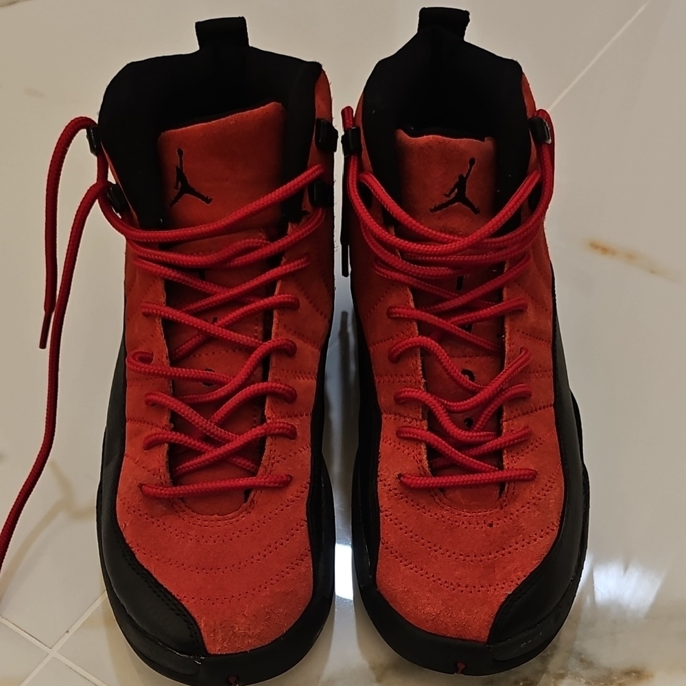 Jordan Men's Bold Red and Black Sneakers Great CONS